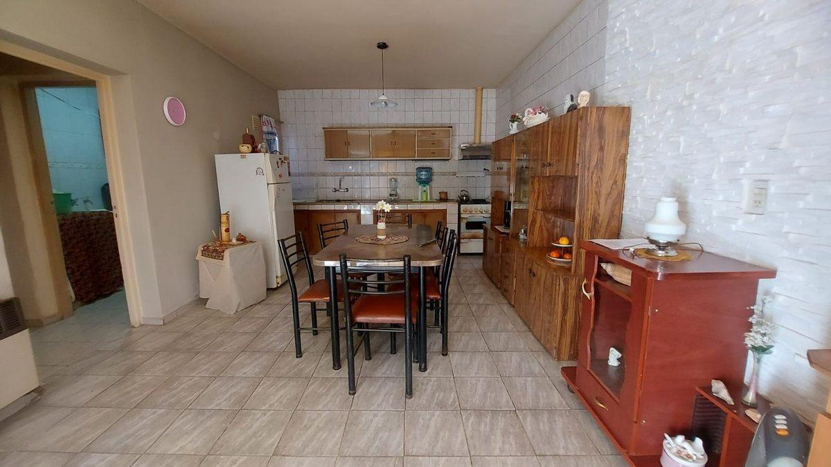 Foto de VENTA CASA/2 DEPARTAMENTOS RIVADAVIA MENDOZA, imagen 3