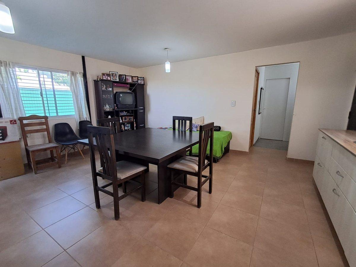 Foto de CASA EN VENTA EN BARRIO CERRADO EN MAIPÚ, imagen 1