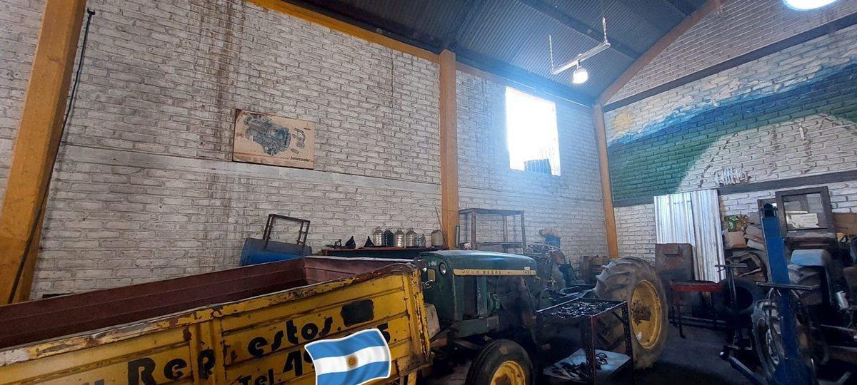 Foto de Propiedad Comercial: Galpón + Salón + Casa, imagen 2