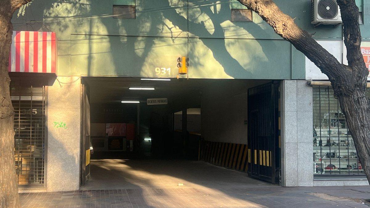 Foto de HERMOSA COCHERA DE CATEGORIA CENTRO MENDOZA, imagen 1