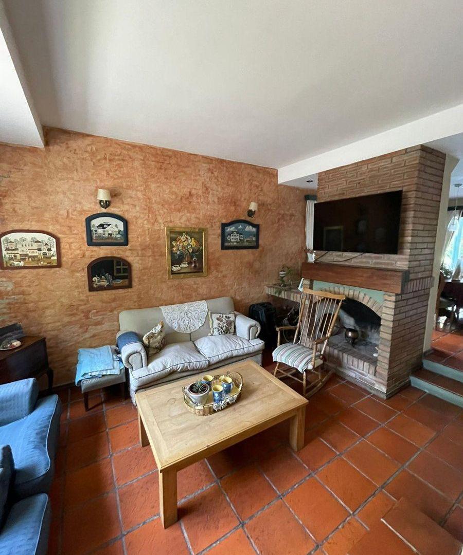 Foto de SE VENDE CASA EN BARRIO DALVIAN CIUDAD DE MENDOZA, imagen 4