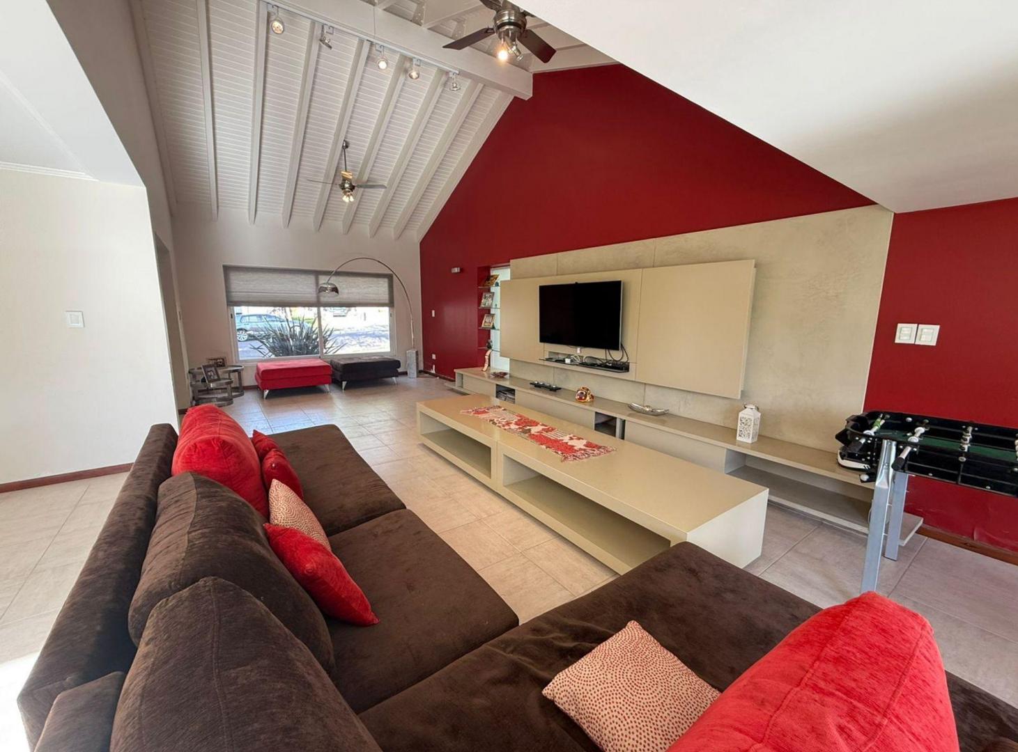 Foto de Venta casa categoría en B. Dalvian, Mendoza, imagen 1