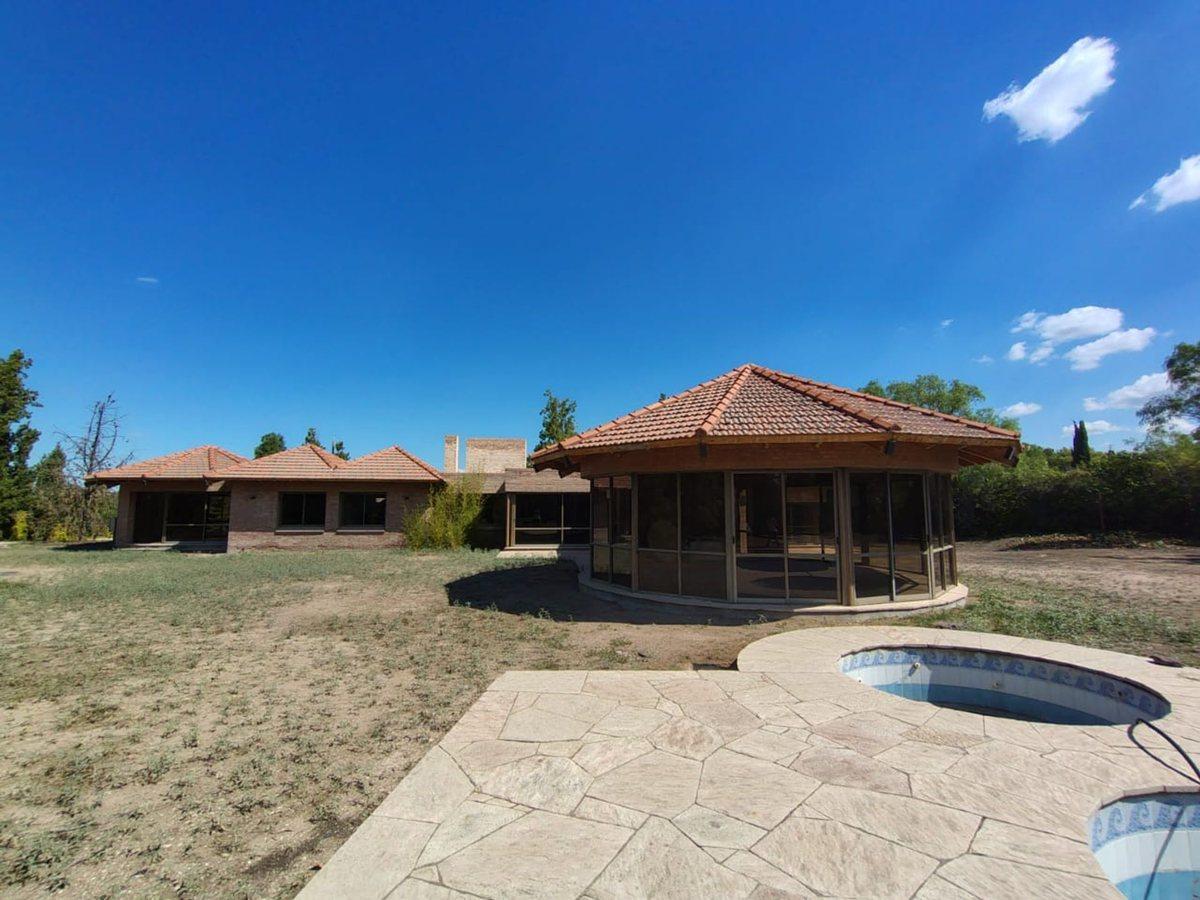 Foto de Se vende casa en Barrio La Colina,Chacras de Coria, imagen 1