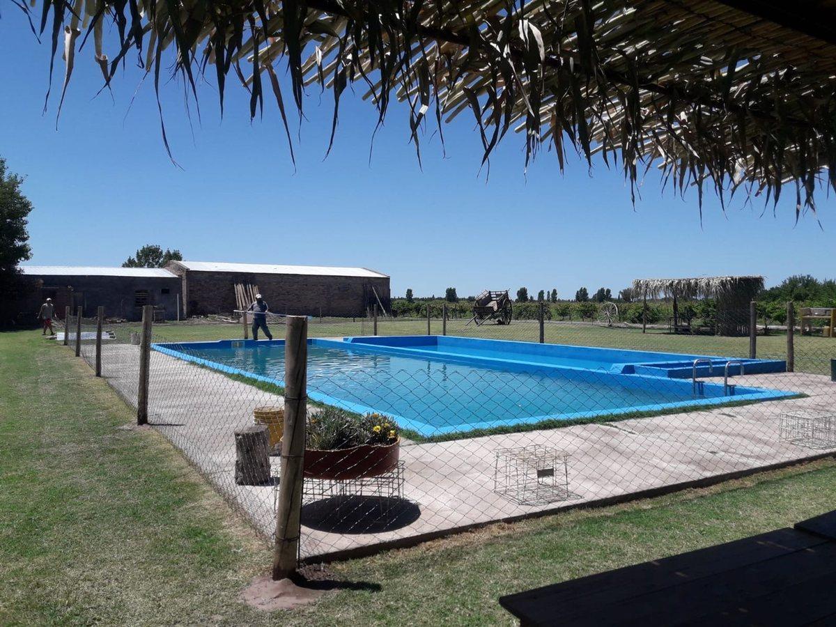 Foto de Finca con casa, quinchos, piletas. General Alvear., imagen 3