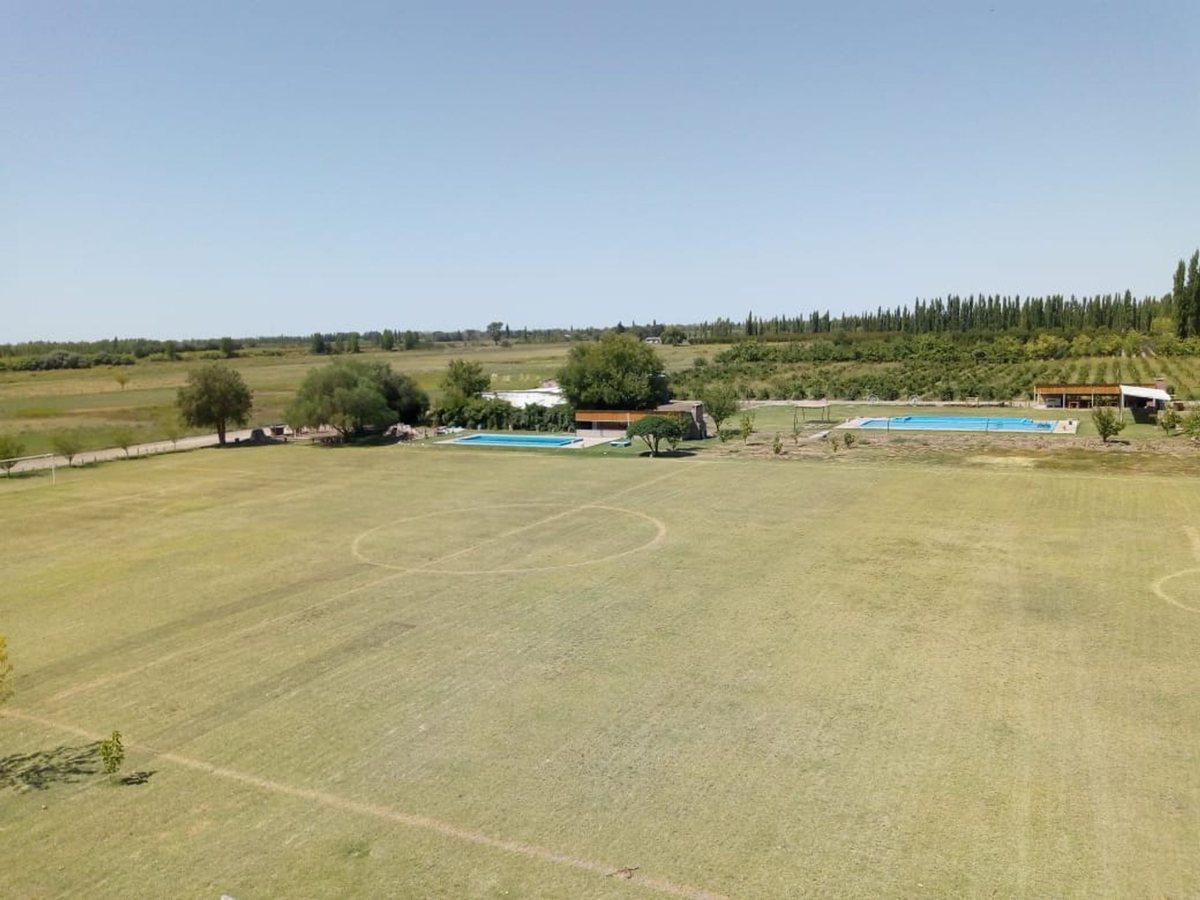 Foto de Finca con casa, quinchos, piletas. General Alvear., imagen 2