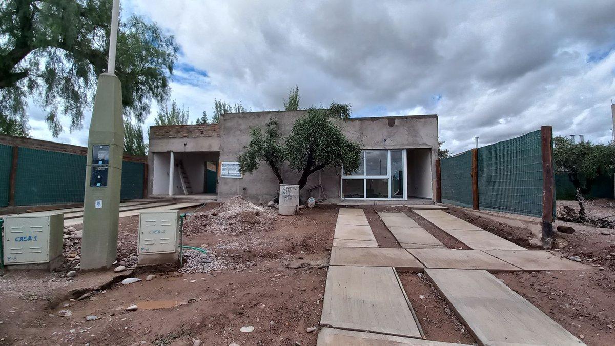 Foto de VENTA CASA 2 DORMITORIOS 70%AVANCE B°PRIVADO MAIPÚ, imagen 1