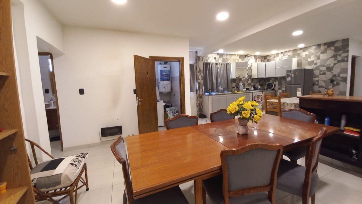 Foto de CASA QUINTA + SALON COMERCIAL. PISCINA -Guaymallén, imagen 5