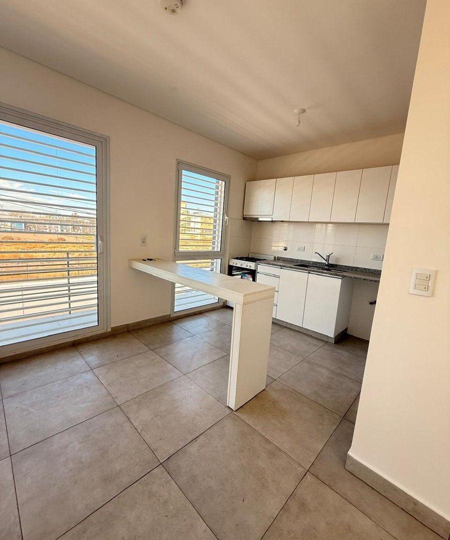 Foto de VENTA: Amplio departamento-terraza y hermosa vista, imagen 1