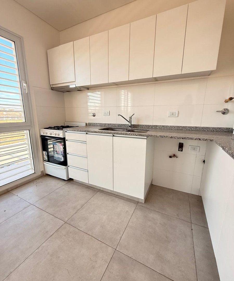 Foto de VENTA: Amplio departamento-terraza y hermosa vista, imagen 3