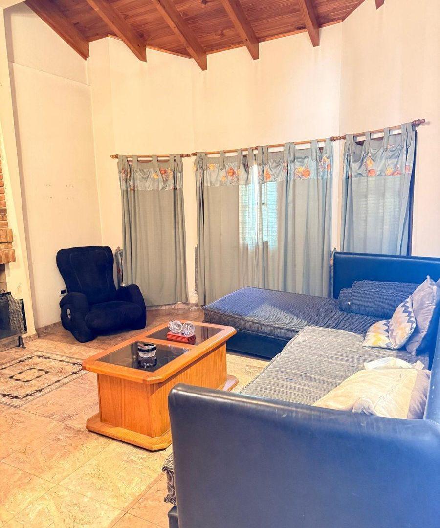 Foto de Venta Casa importante B. Semi privado. Guaymallén, imagen 1