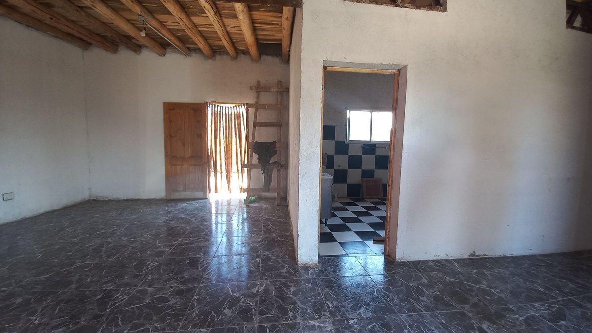 Foto de VENTA CASA+DEPTOS+PISCINA+QUINCHO EN LAVALLE, imagen 4