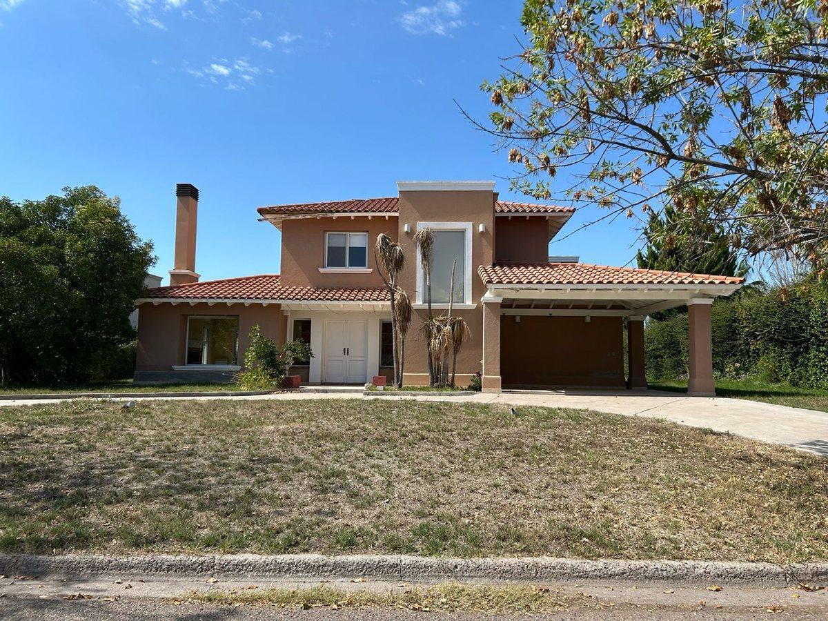 Foto de Casa 7 ambientes Venta La Vacherie Country Golf, imagen 2