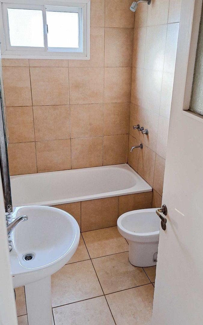 Foto de VENTA DE DEPARTAMENTO - BARRIO BOMBAL GODOY CRUZ., imagen 4