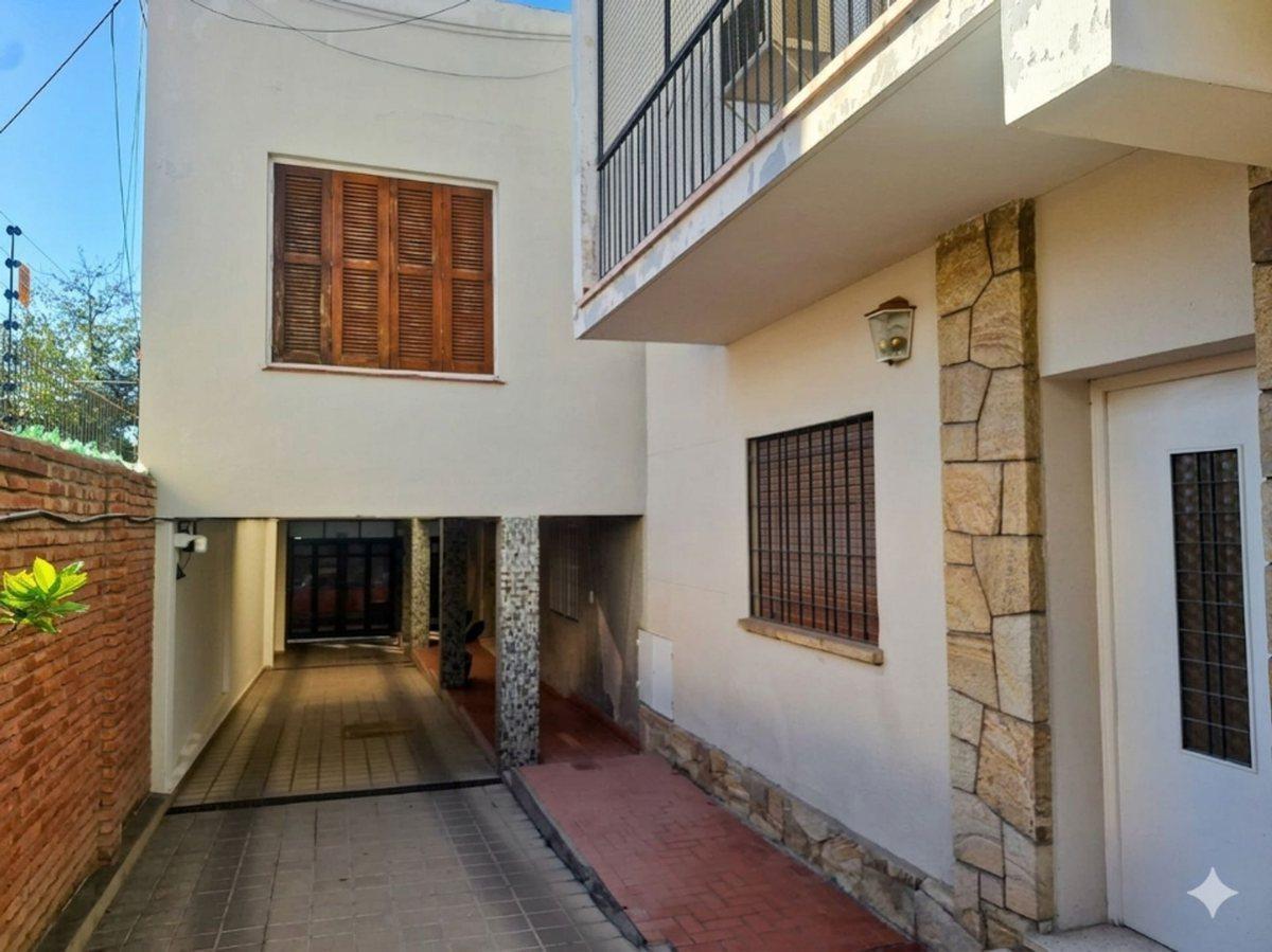 Foto de VENTA DE DEPARTAMENTO - BARRIO BOMBAL GODOY CRUZ., imagen 2