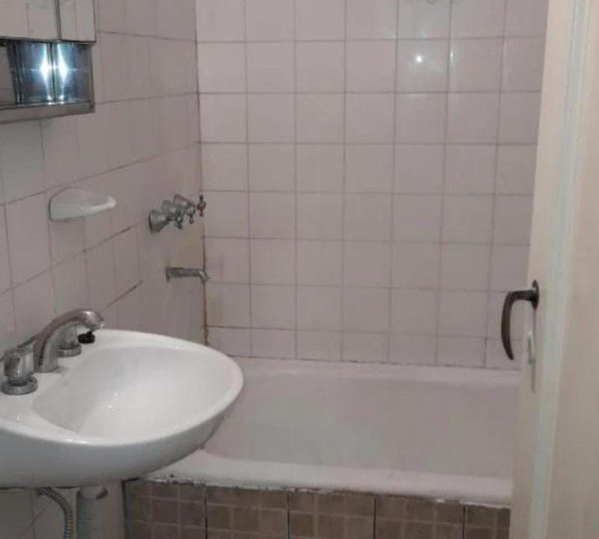 Foto de VENTA DEPARTAMENTO DE 2 DORM ZONA TURÍSTICA, imagen 3