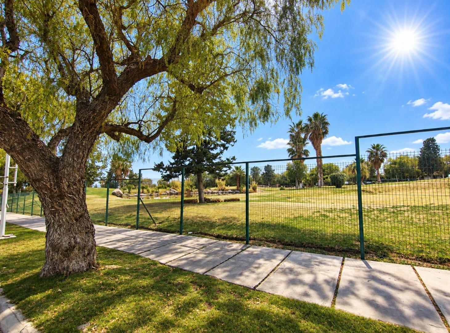 Foto de Se vende lote en Barrio Dalvian, Mendoza, imagen 3