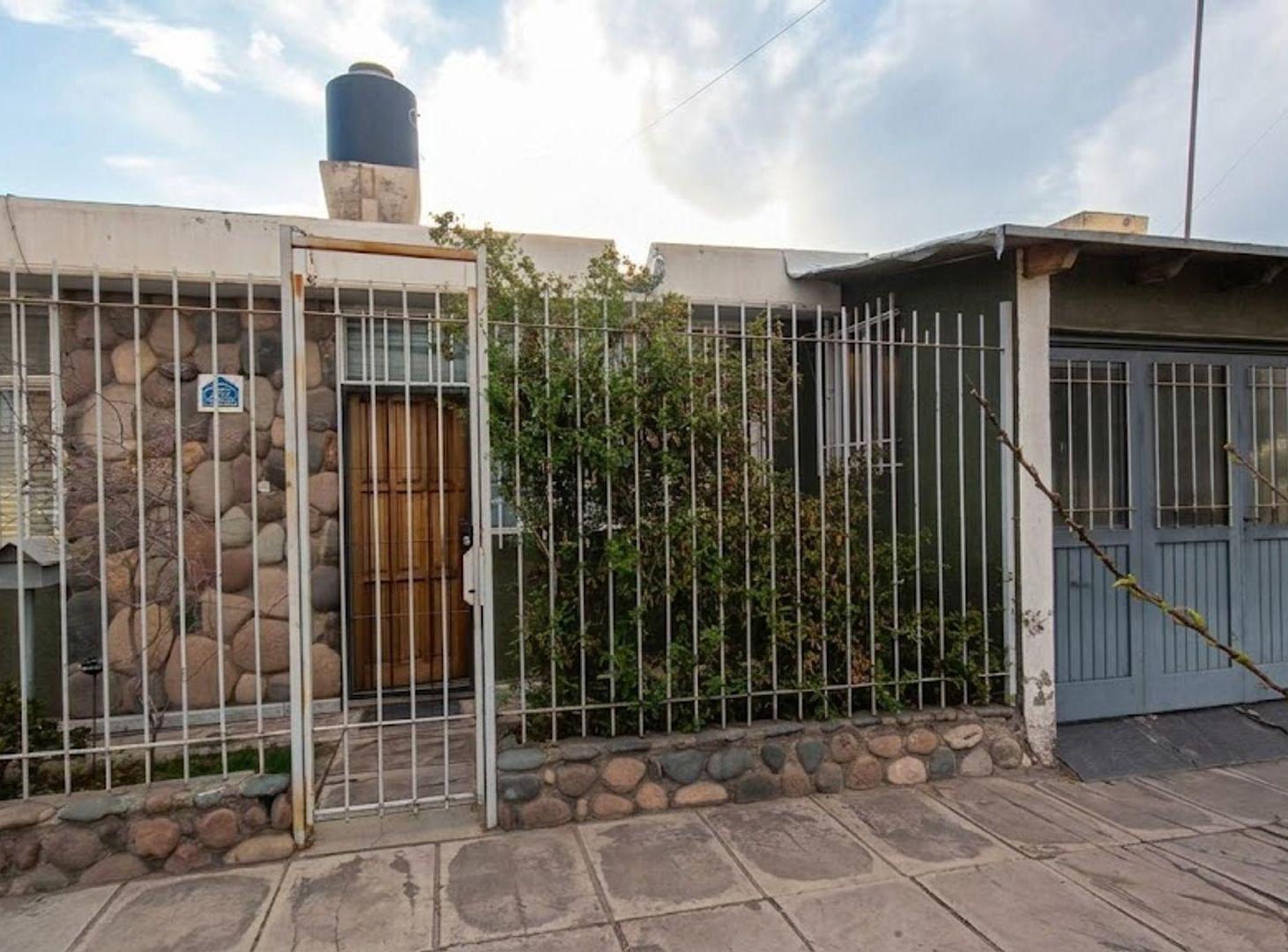Foto de VENTA CASA ALTO DORREGO Guaymallen, imagen 1
