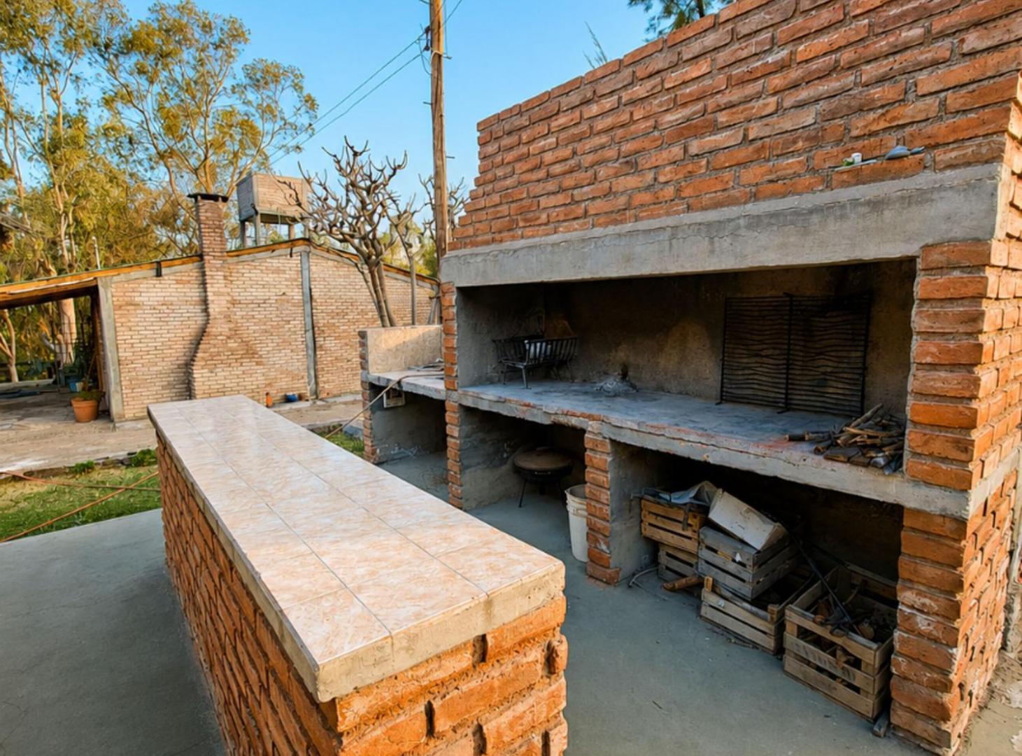 Foto de Casa con piscina y quincho – Camino al Autódromo, imagen 2