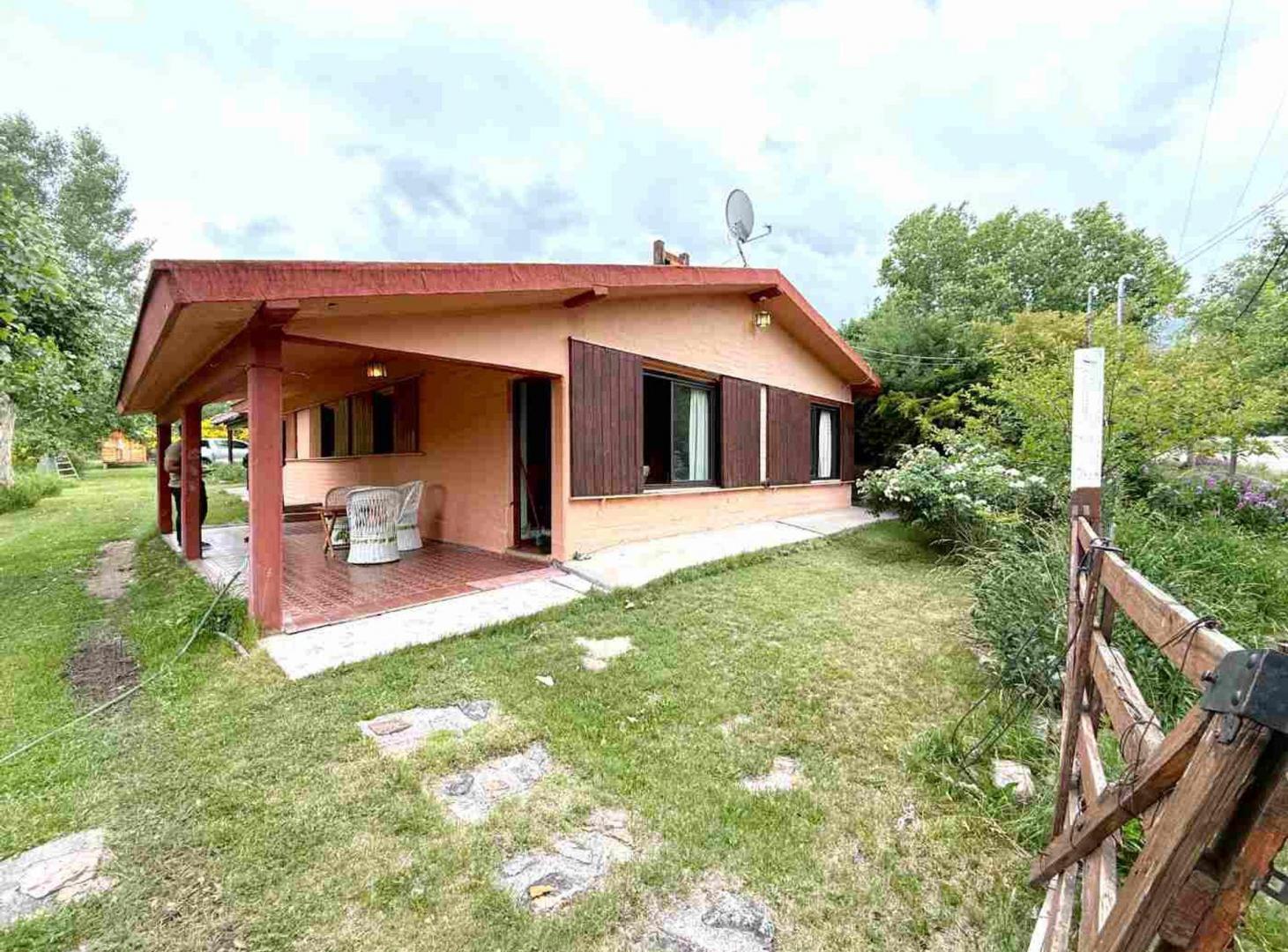 Foto de Casa en venta con amplio jardín en Potrerillos, imagen 1