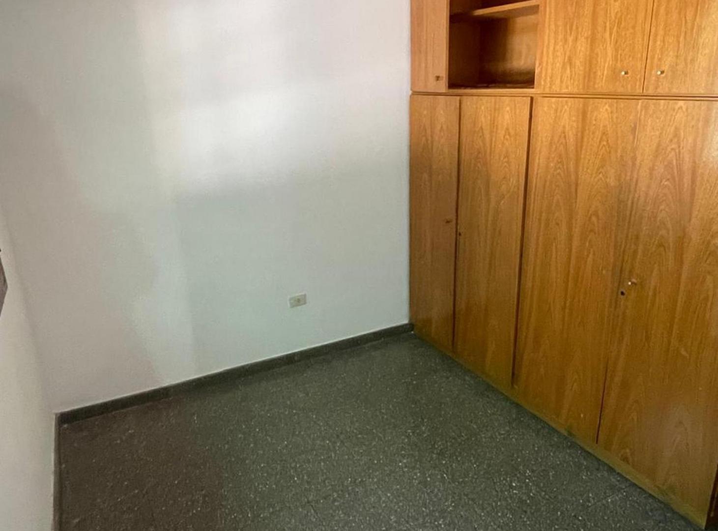 Foto de Departamento segundo piso excelente ubicacion, imagen 4
