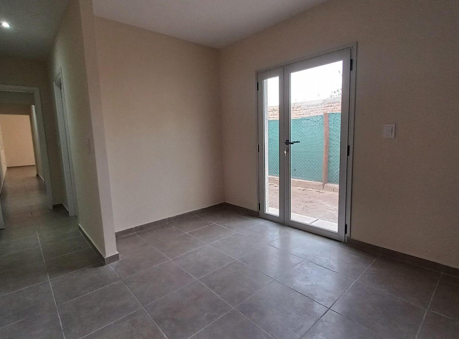 Foto de Venta Casa 2 Dormitorios 90%Avance B°Privado Maipú, imagen 4