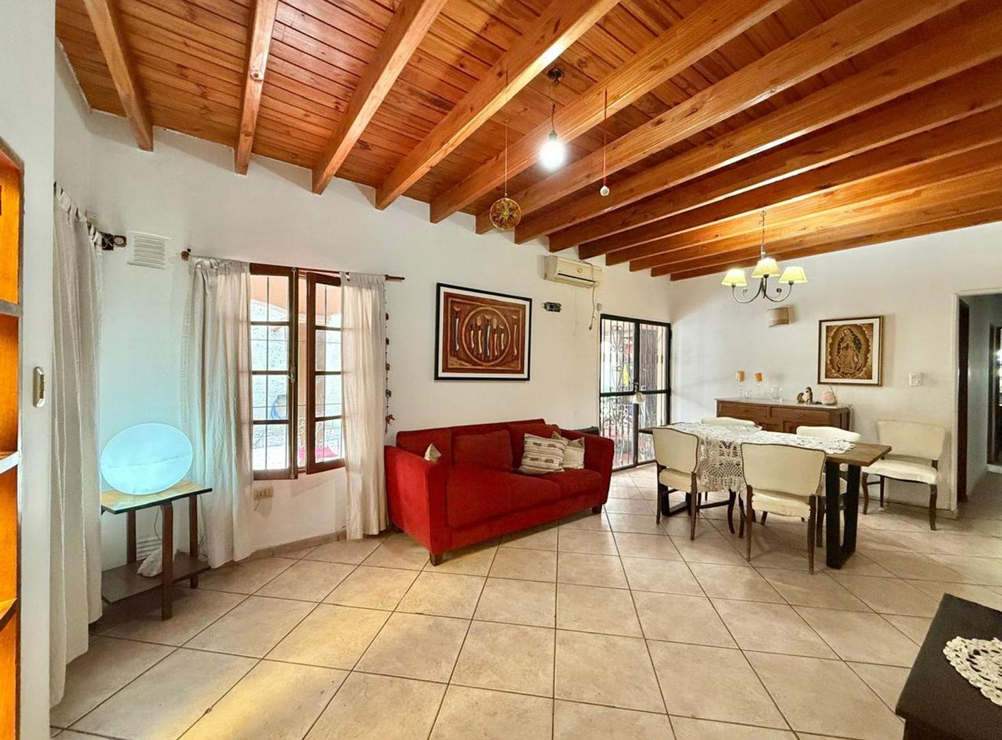 Foto de VENTA CASA VILLA AZCUENAGA NORTE GUAYMALLEN, imagen 2