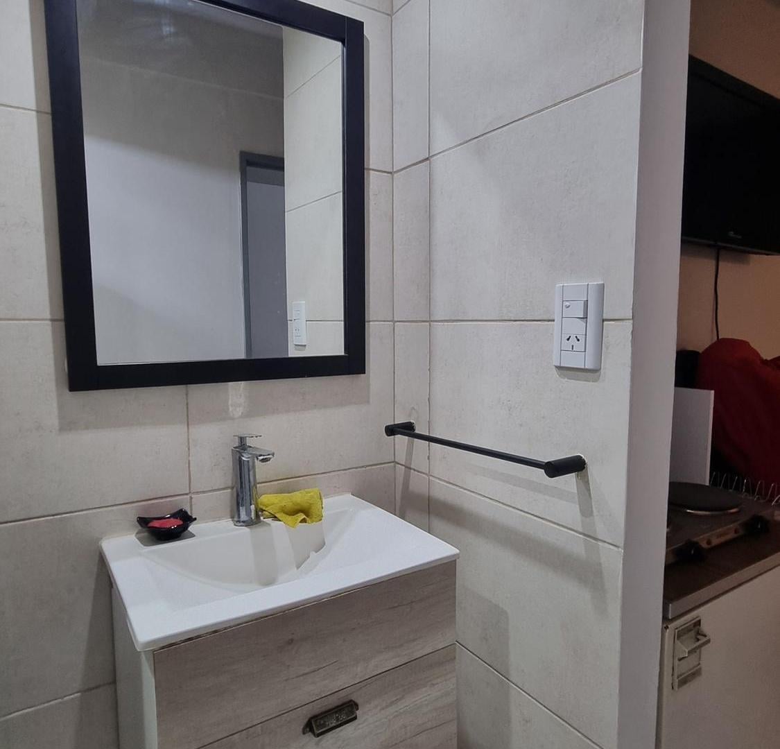 Foto de VENTA DEPARTAMENTO 1 DORMITORIO PLANTA BAJA CIUDAD, imagen 4