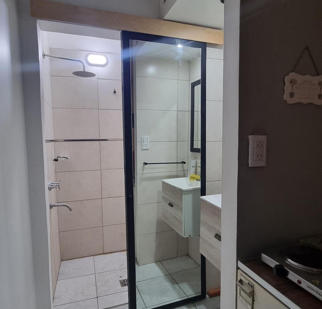 Foto de VENTA DEPARTAMENTO 1 DORMITORIO PLANTA BAJA CIUDAD, imagen 2