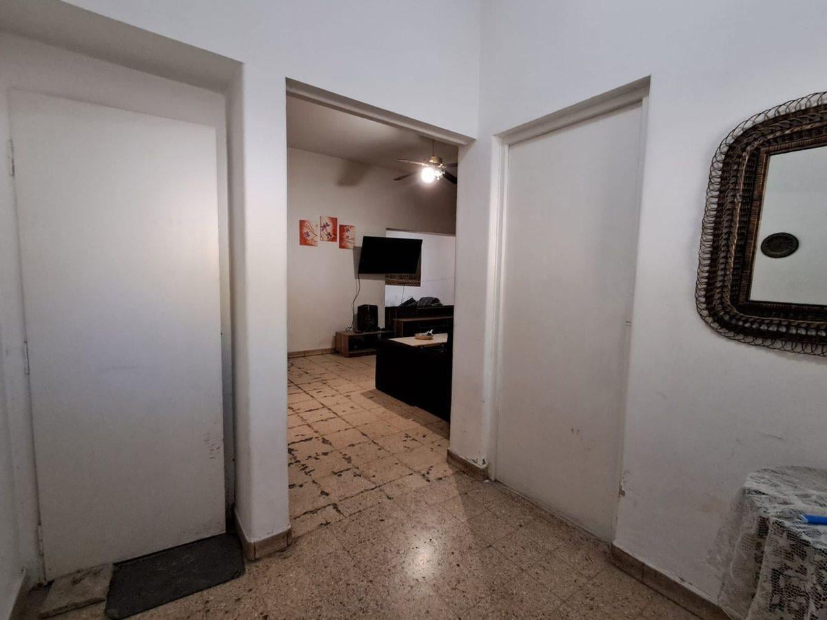 Foto de CASA EN VENTA CON IMPORTANTE TERRENO EN GODOY CRUZ, imagen 4