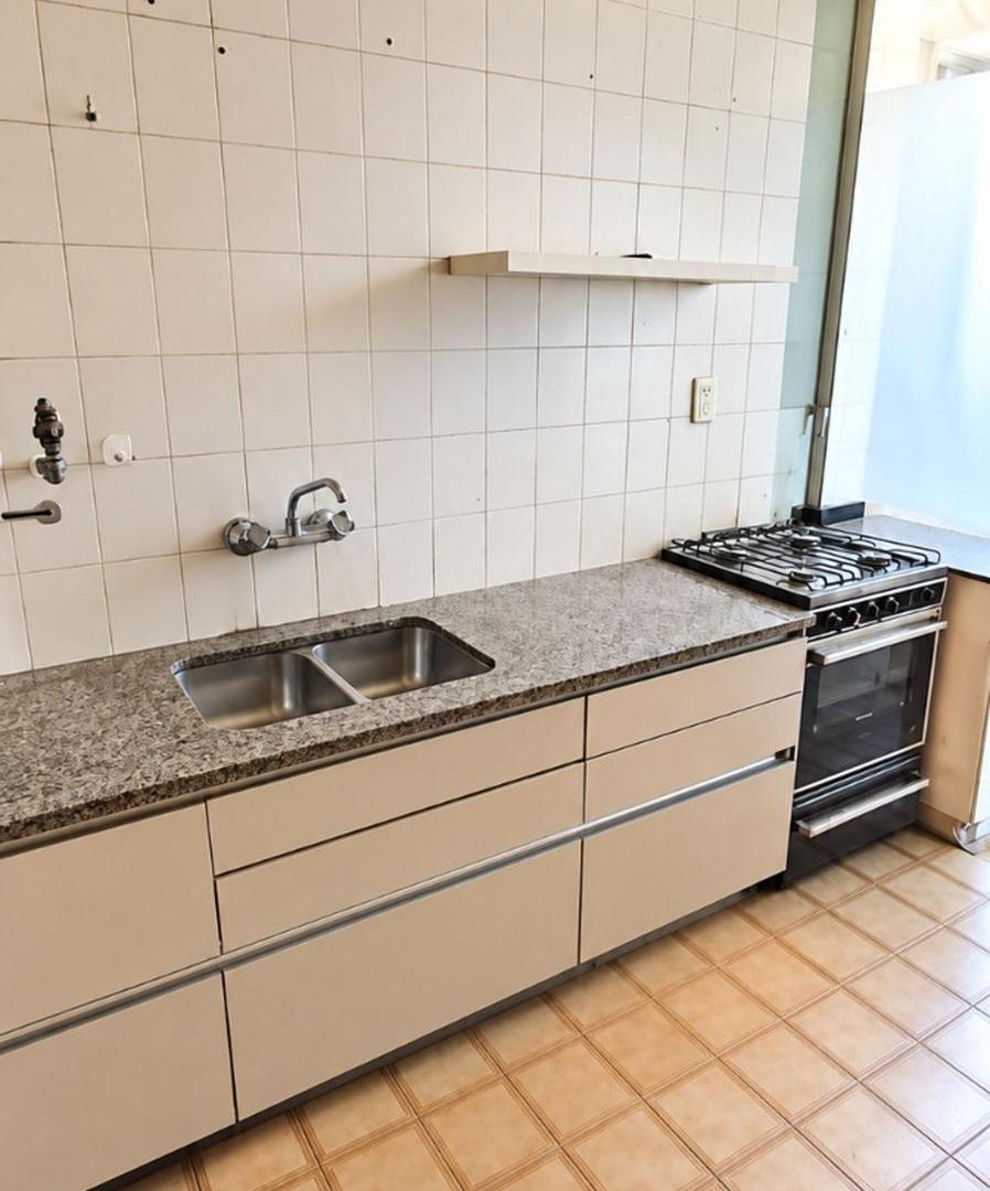 Foto de CASA EN VENTA EN DORREGO, CERCANIA A BARRACAS MALL, imagen 3