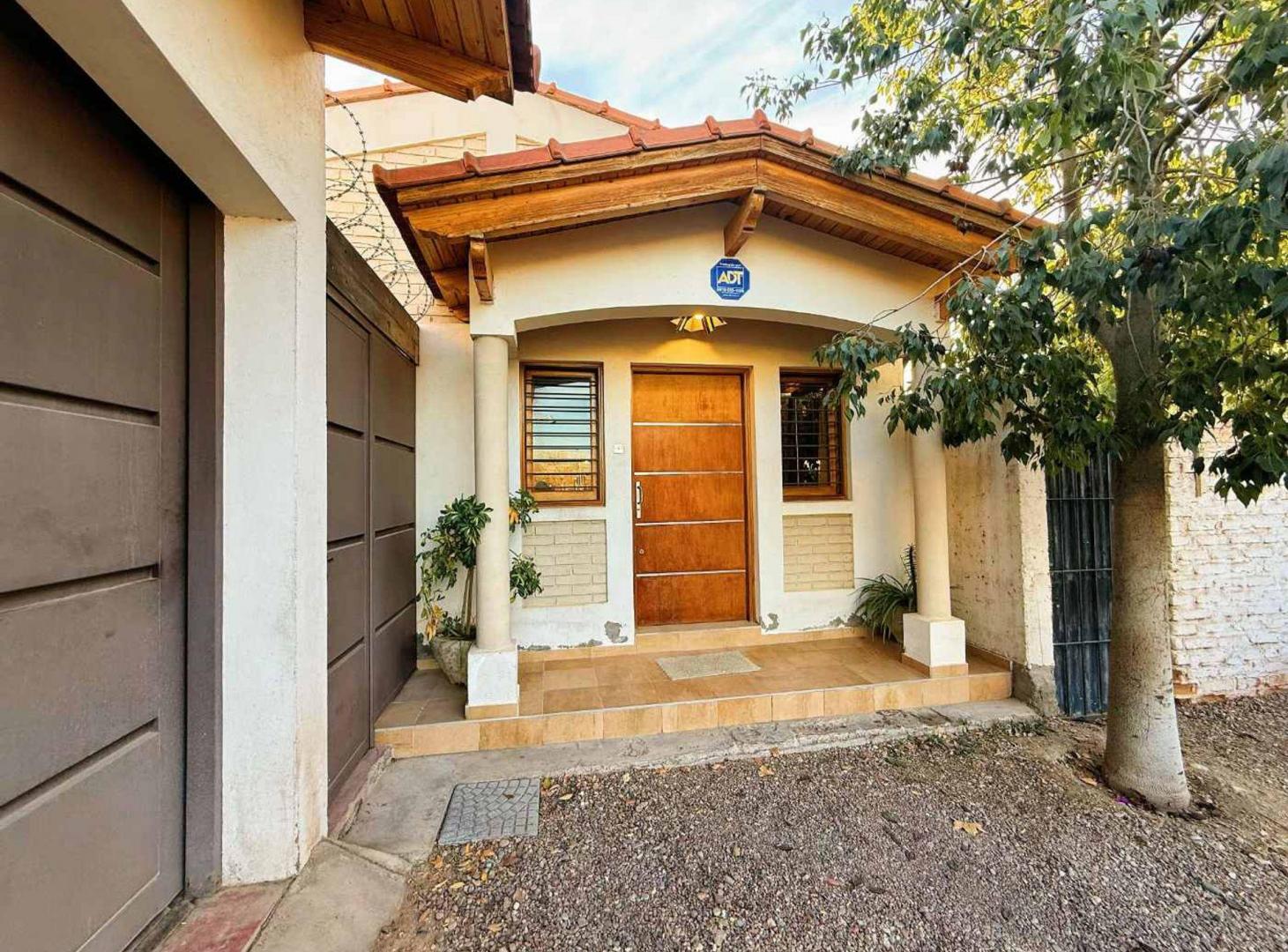 Foto de CASA EN VENTA EN GUAYMALLÉN PLANTA BAJA CON JARDÍN, imagen 2
