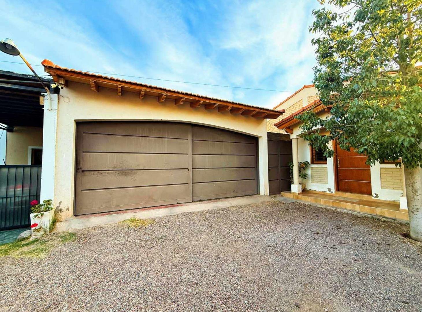 Foto de CASA EN VENTA EN GUAYMALLÉN PLANTA BAJA CON JARDÍN, imagen 3