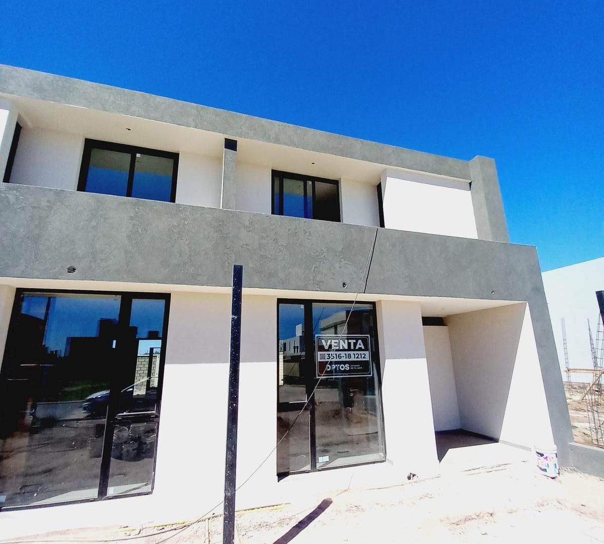 VENTA DUPLEX 3 DORMITORIOS EN COLINAS DE MANANTIALES