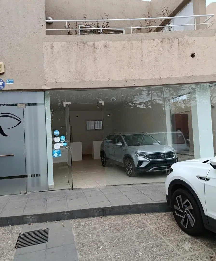 ALQUILER LOCAL COMERCIAL AV RAFAEL NUÑEZ 4