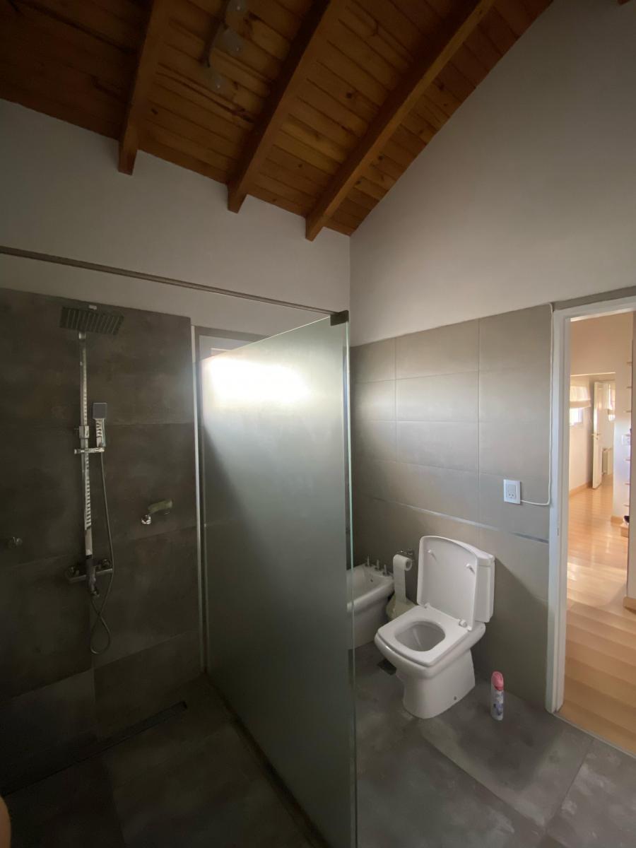 Privilegiosa Casa en Venta en Barrio Privado Palmares 2