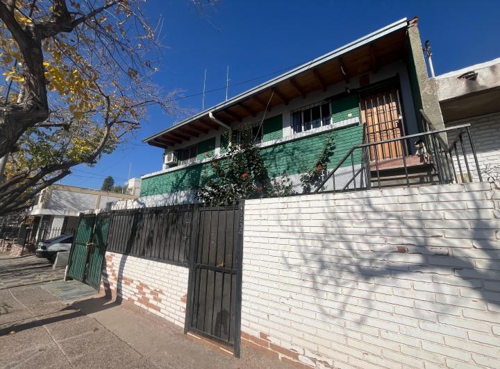 VENTA CASA B SUPE, GODOY CRUZ 1