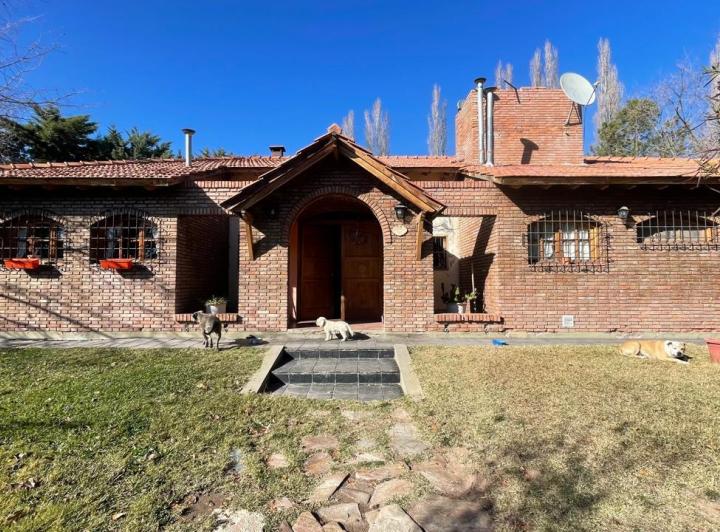 VENTA CASA, Bº NEHUEN - PERDRIEL - LUJÁN DE CUYO.- 1