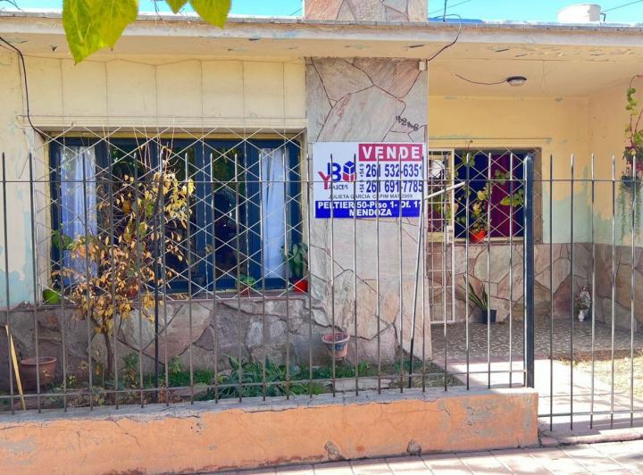 Venta Casa en Godoy Cruz 2