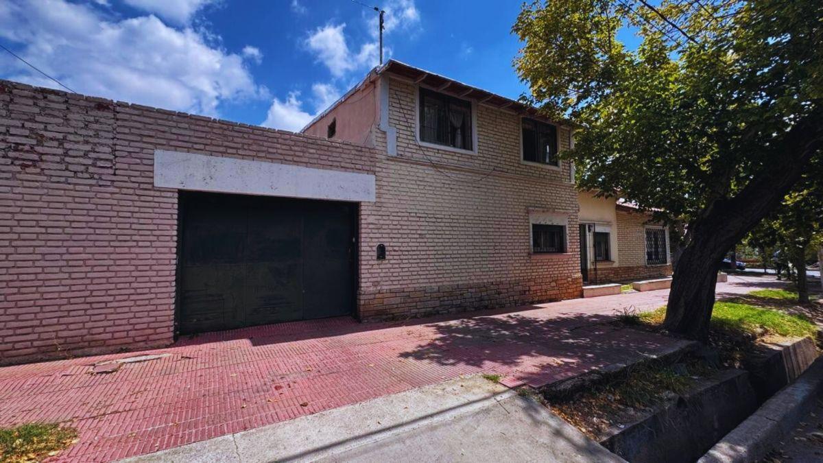 Amplia Casa en Venta Villanueva