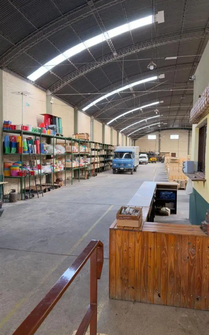 VENTA GALPON EN GUAYMALLÉN. 5