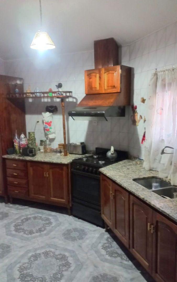 Foto de Hermosa Casa y Local comercial en Barrio 2do. marianomoreno, imagen 3