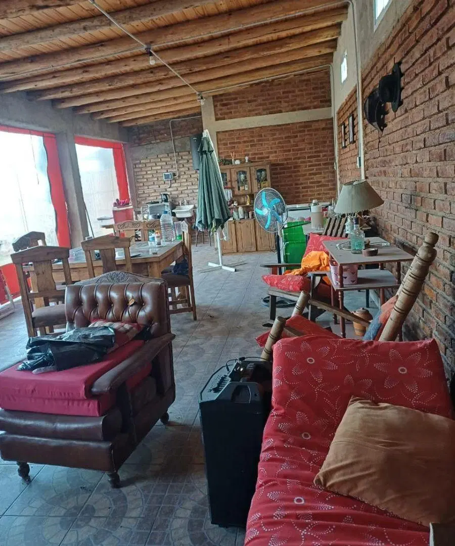 LOTE CON QUINCHO Y PILETA 3