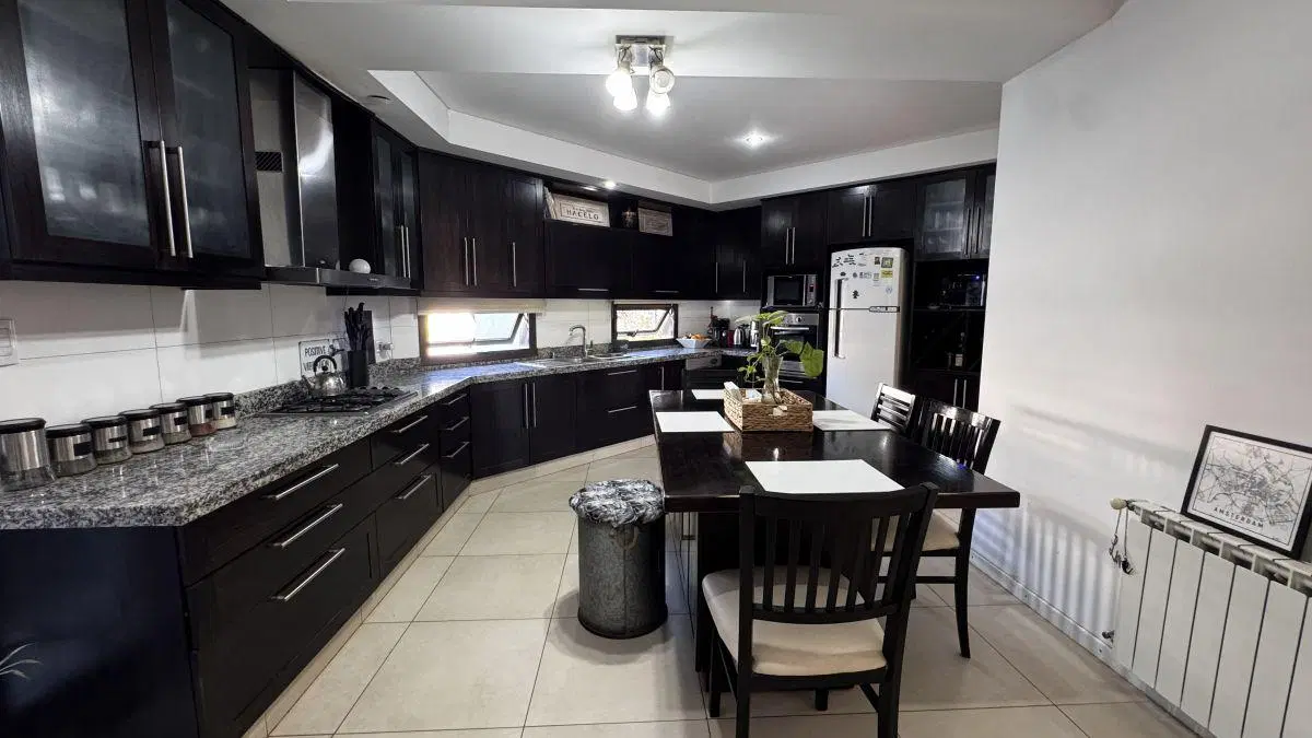 VENTA CASA BARRIO DEL PILAR 4