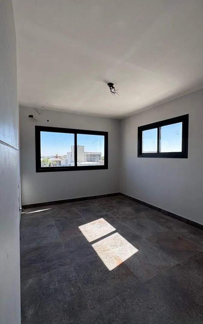 VENTA DE CASA DE CATEGORIA EN MAIPU 2