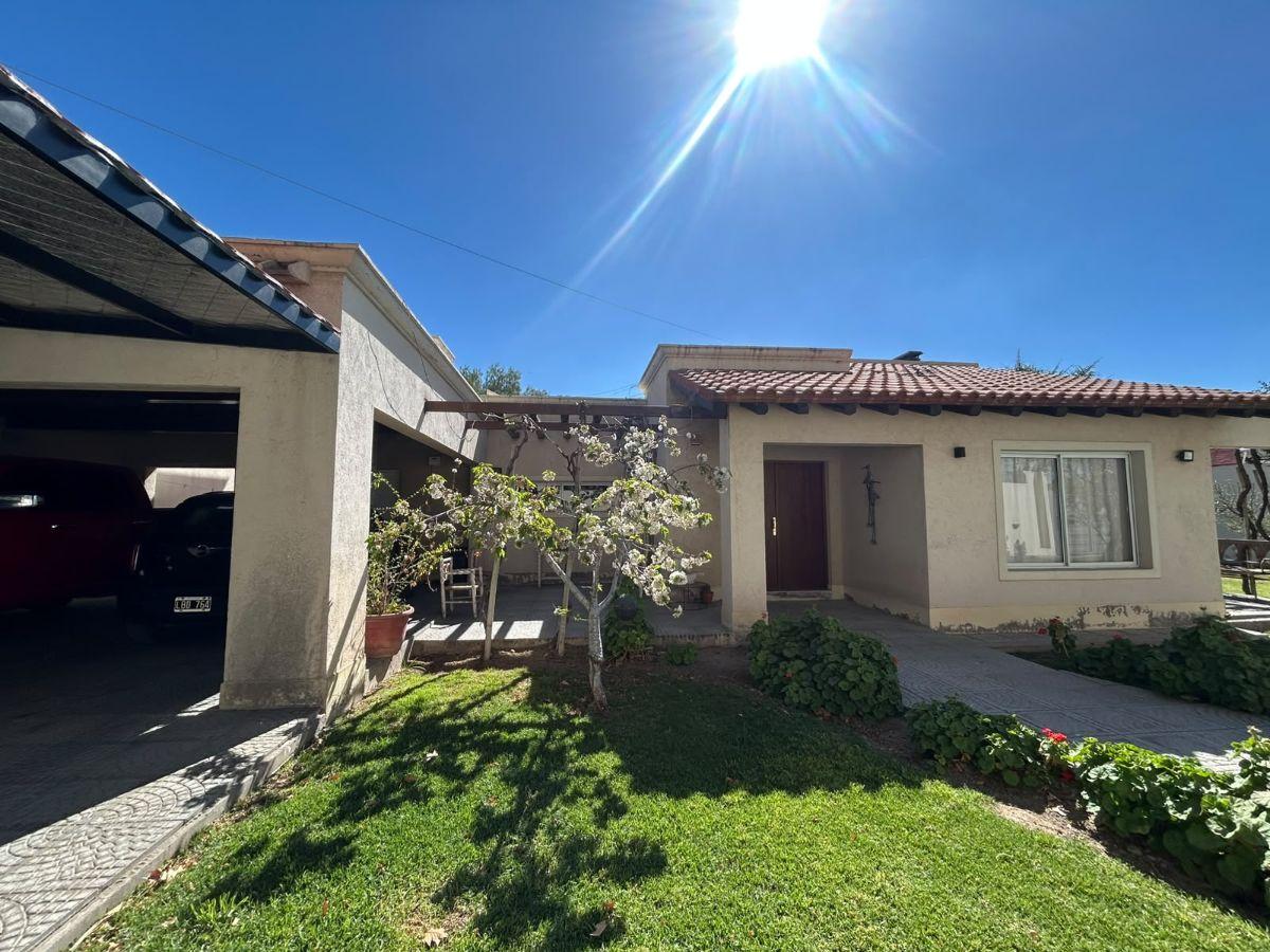 Foto de VENTA | CASA | JUNÍN | 4 DORMITORIOS | PISCINA, imagen 1