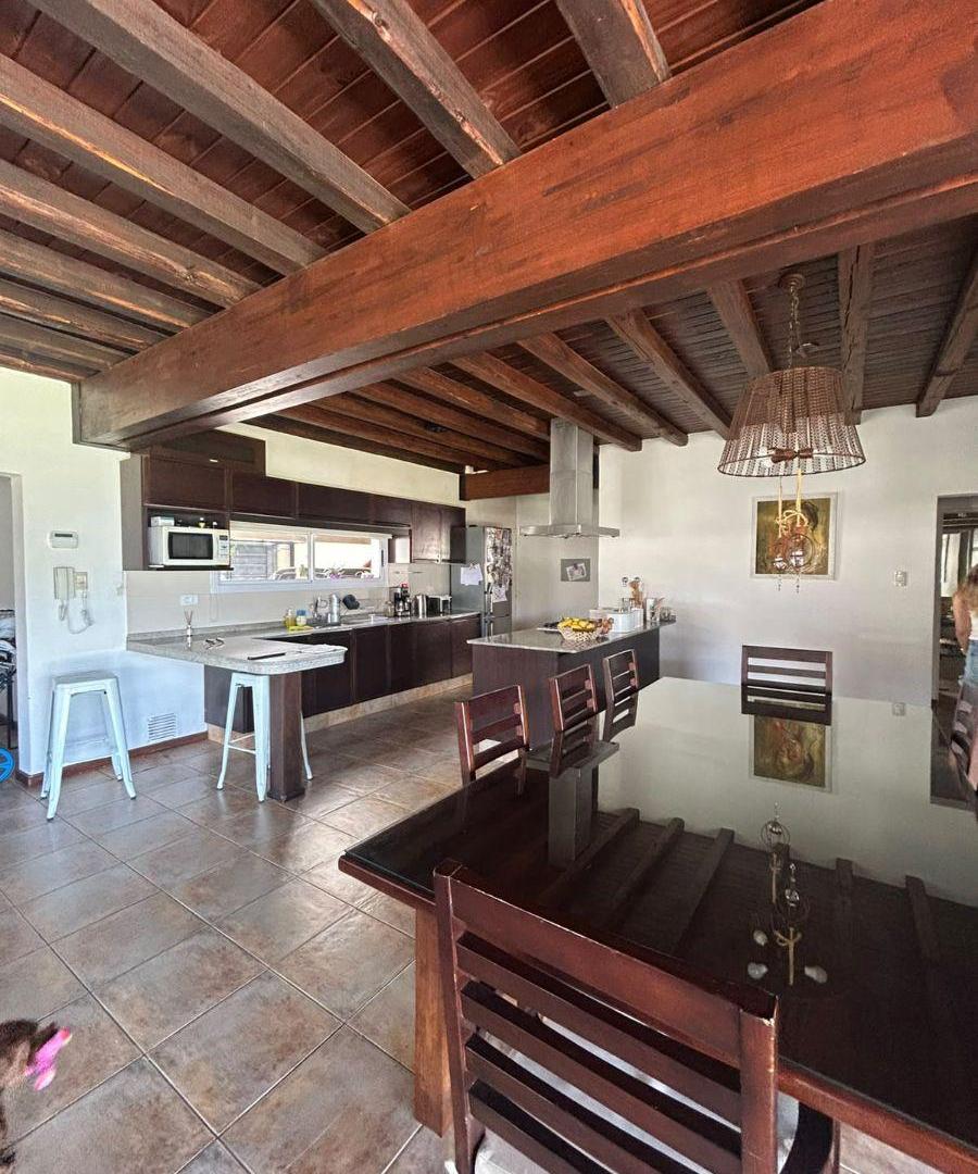 Foto de VENTA | CASA | JUNÍN | 4 DORMITORIOS | PISCINA, imagen 3