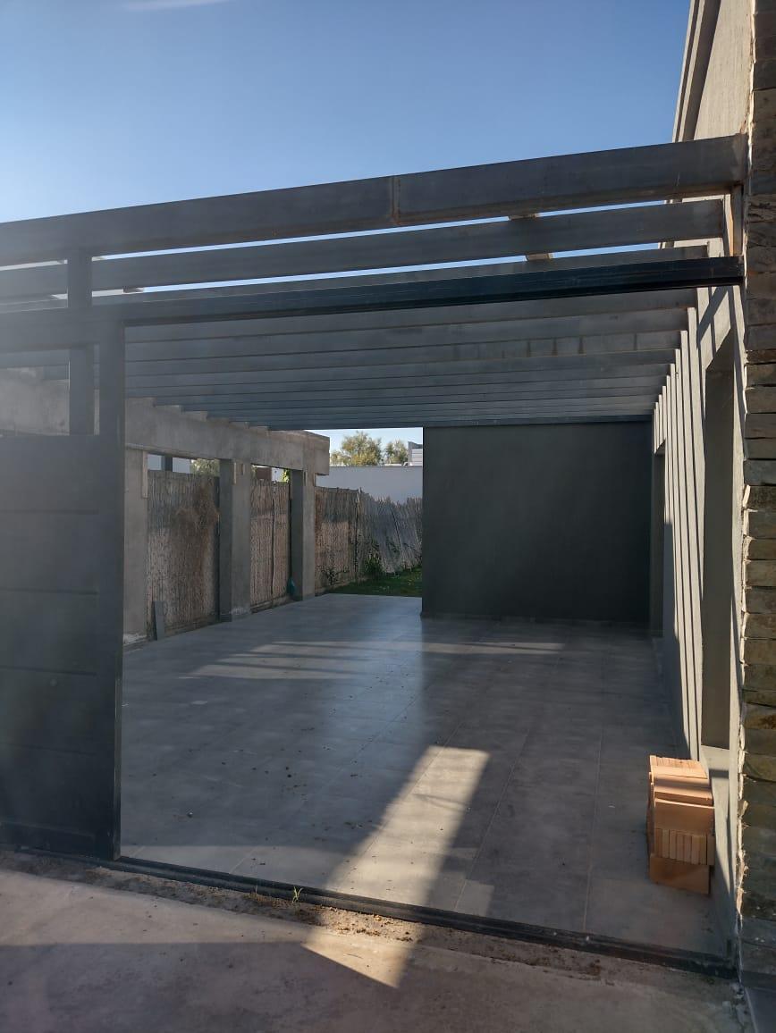 Casa en Barrio Privado Lar de Vieytes 1