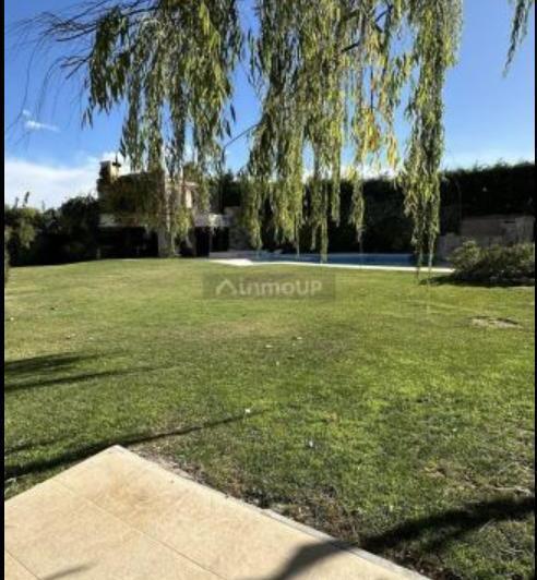 Casa en Calle Besares, Chacras de Coria 3