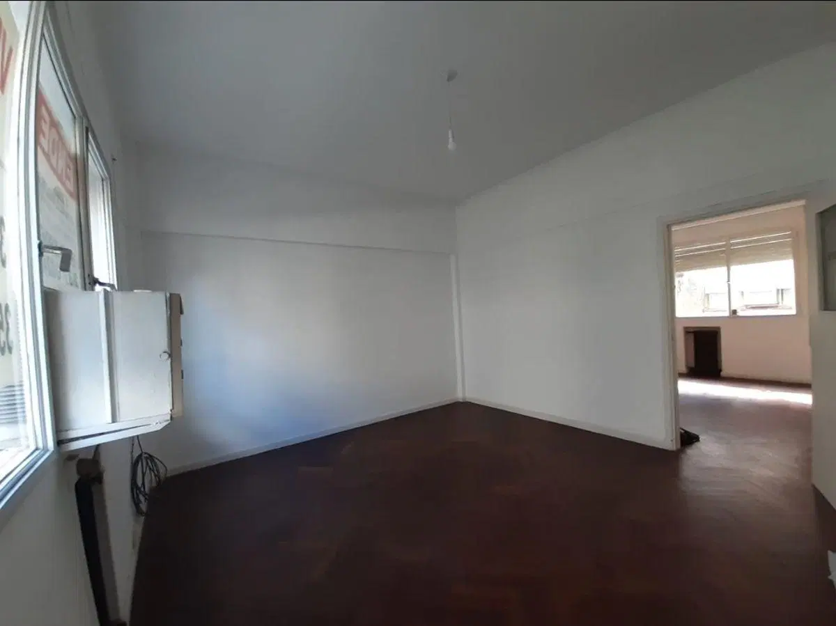 Hermosa Oficina en Venta en zona Centro 3
