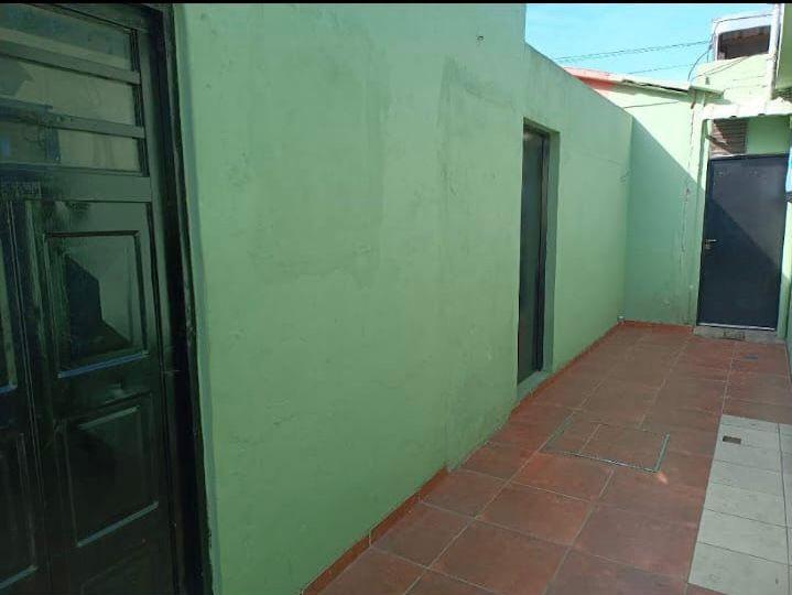 Casa Multifamiliar + Galpón 2